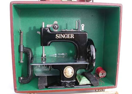 Child's Singer Sewing Machine